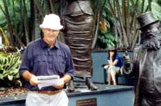 Der Autor Dieter Tischendorf in Brisbane - Der Herr mit dem weissen Hut