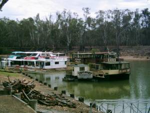 Touristenboote und Raddampfer in Echuca