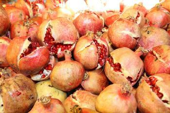 Granatäpfel auf dem Basar in Isfahan